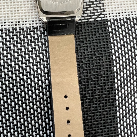 Watch - Picture 3 of 5